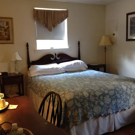 Red Lion Bed & Breakfast-2